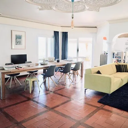 The White House - Boutique מלון